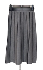 FALDA de punto. Talla única. Da hasta la talla 40-42