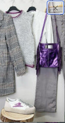 Bolso de ante con flecos.