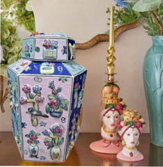 Espectacular jarrón vintage esmaltado, con relieves pintados a mano. Jarrón tipo tibor. Pieza original realizada en los años 70.