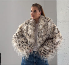 Novedad: ABRIGO corto en Animal Print. Modelo Leopardo de las Nieves - Talla Unica. Calidad PREMIUM