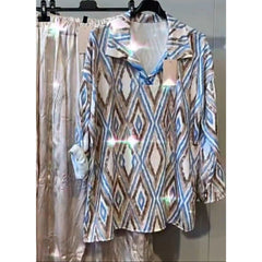 Blusa de Talla Grande: Mod. ELEGANCE. Blusa de satén en tonos AZULES y BEIGE. Da hasta la talla 52