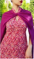 VESTIDO mod. MAXIMA + CHAL. Vestido largo con capa. Muy elegante y juvenil. Estampado en colores rojo, rosa y buganvilla. Da hasta la talla 40