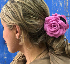 Hair clip with Flowers. Available in various colors 