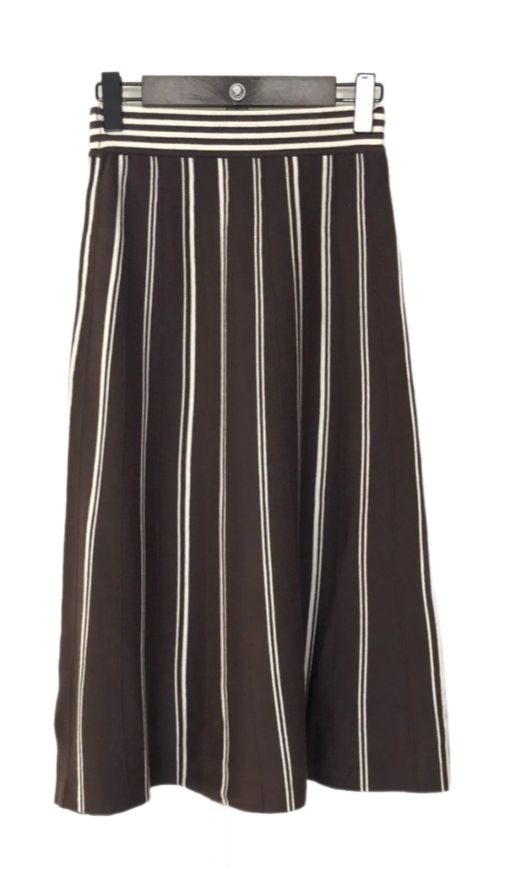 FALDA de punto. Talla única. Da hasta la talla 40-42