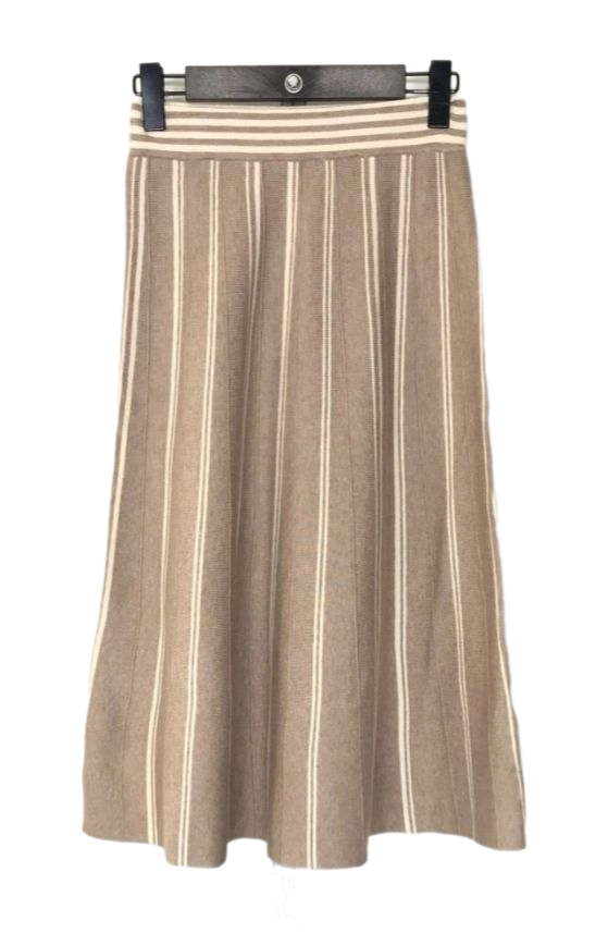 FALDA de punto. Talla única. Da hasta la talla 40-42