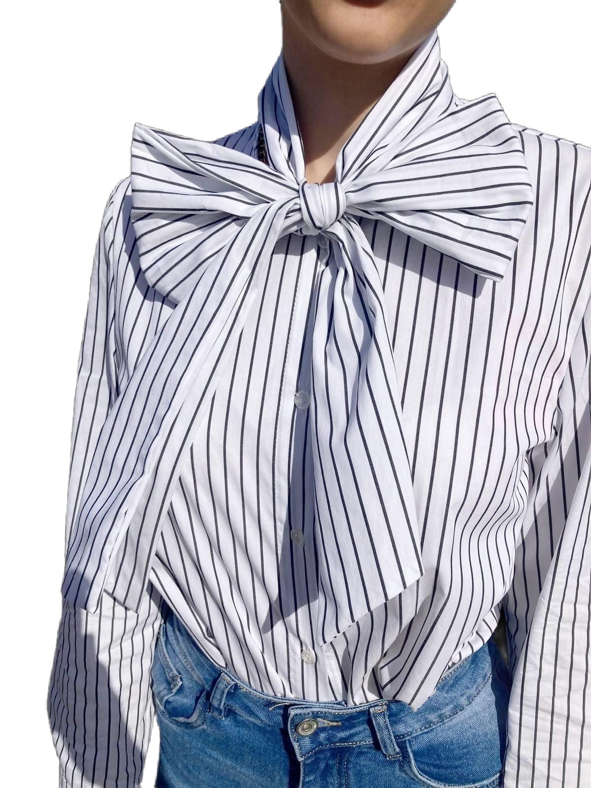 NOVEDAD: Blusa Blanca de rayas Negras y lazada. Mod. MAMEN. Talla única: da desde la 34 a la 42