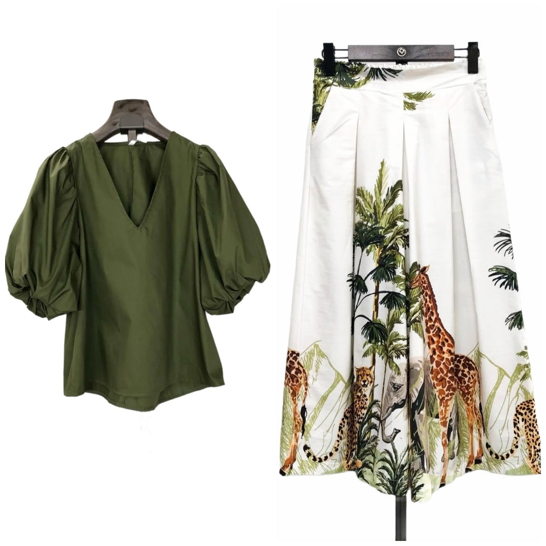 Falda-pantalon con estampado tropical. Colores: Negro, verde caqui, o blanco. Talla ÚNICA: da desde la 34 hasta la 40.