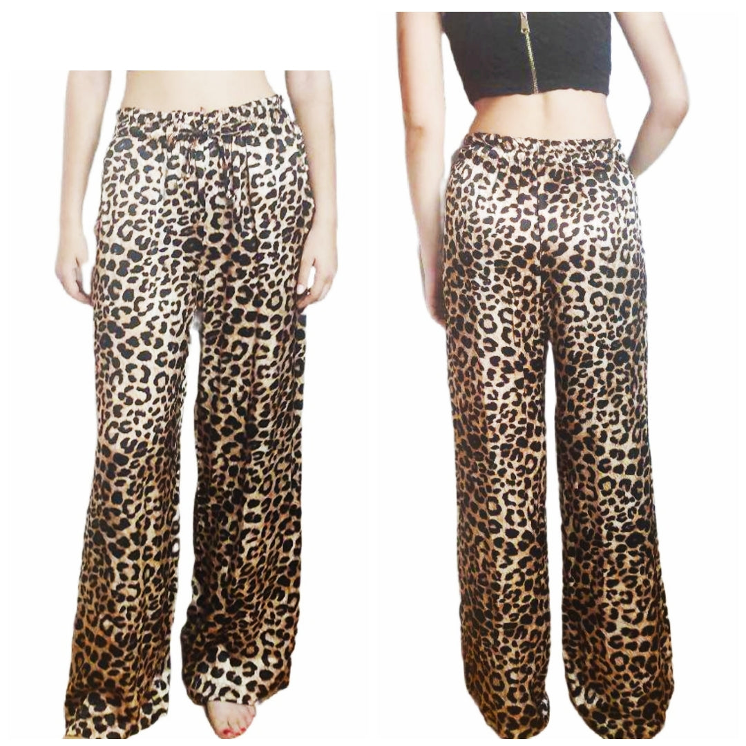 Pantalón Mod. BASIC. CALIDAD PREMIUM. Pantalón de SATÉN en Animal Print con bolsillos