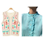 NOVEDAD: Chaleco Mod ANITA. Color Beige con bordados Azul Turquesa, naranjas, verde. Calidad PREMIUM