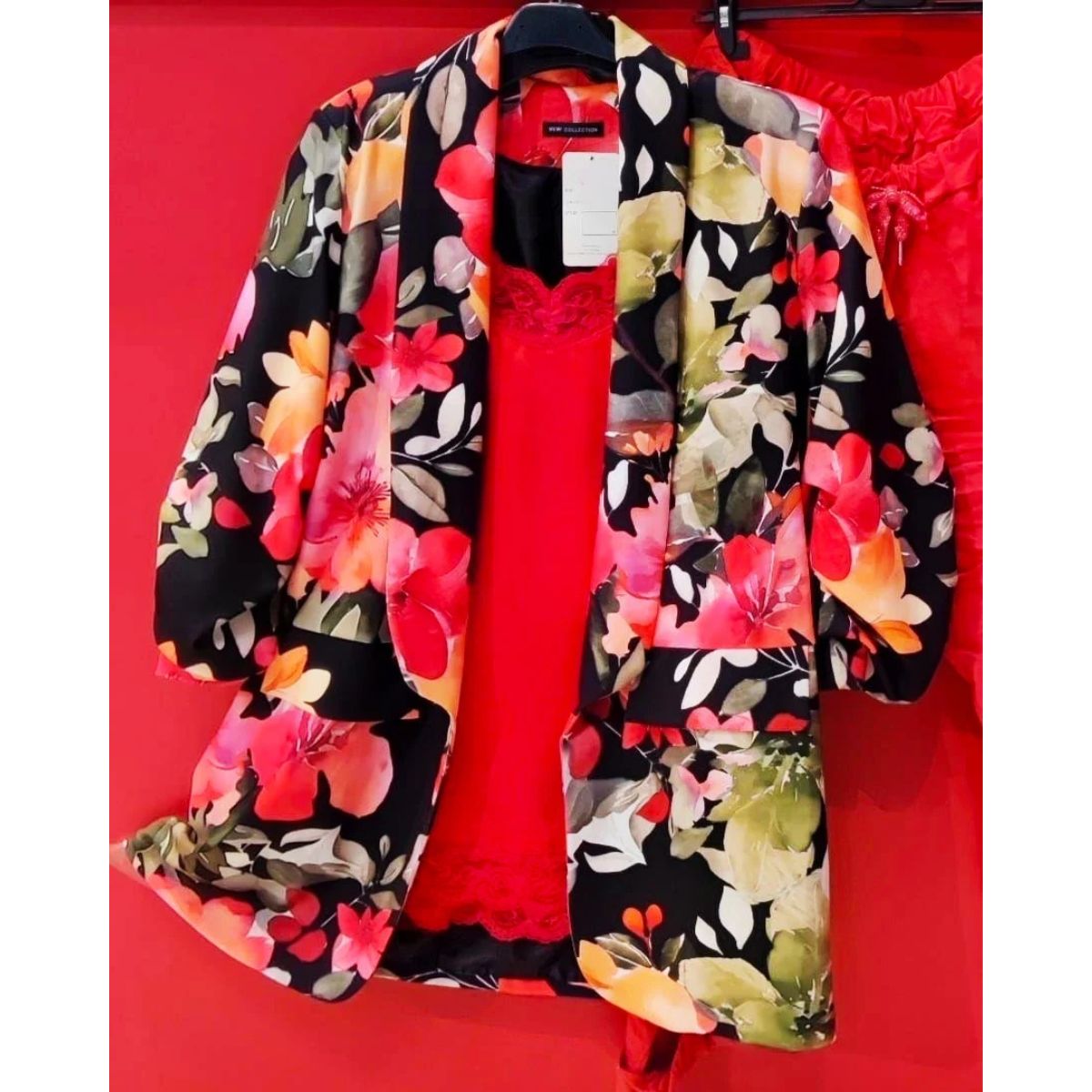 Floral Blazer. Large size. Only 1 unit. Beautiful, very combinable