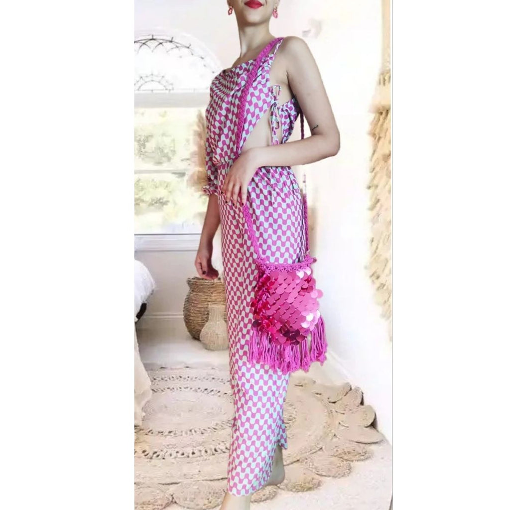 MONO mod. Barcelona. COMODÍSIMO. Talla única. Da hasta la 38. Disponibles los pendientes y el bolso.