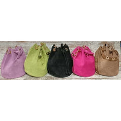 Bolso Bombonera de piel de ante con asa de ollaos + cadena dorada. Varios colores disponibles