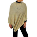 CAPA o poncho DORADO de punto.