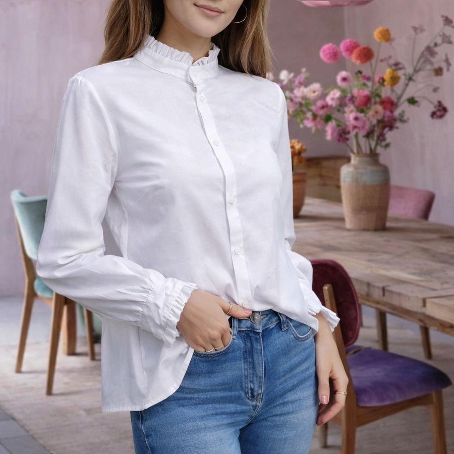 Blusa Blanca Clásica con Cuello Alto Fruncido