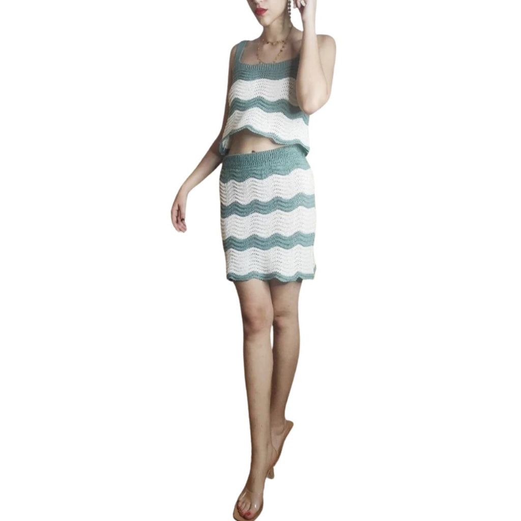CONJUNTO de crochet Modelo ONDAS Verde y Beige: Falda +  top. Disponible en Negro y Beige