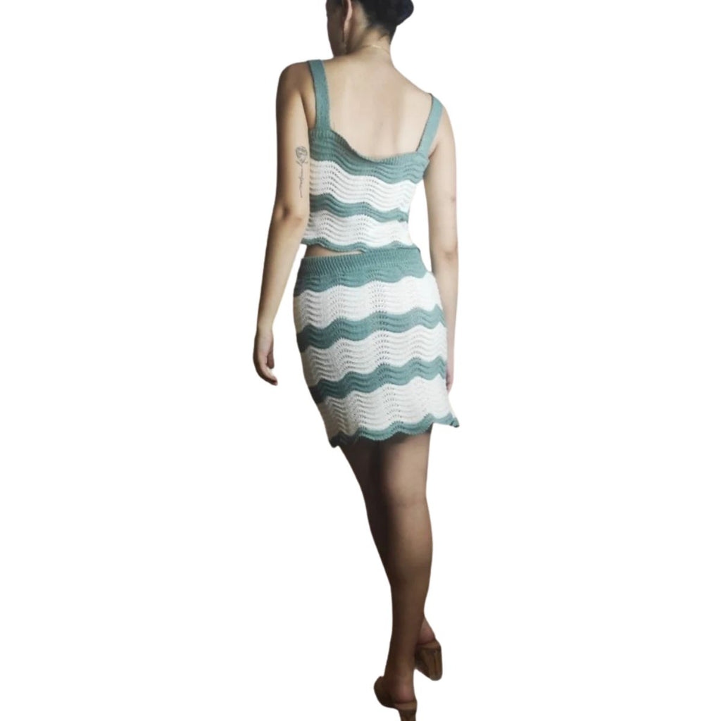 CONJUNTO de crochet Modelo ONDAS Verde y Beige: Falda +  top. Disponible en Negro y Beige