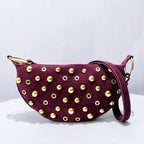 Novedad: BOLSO de ANTE con Tachas. Color GRANATE con tachas doradas. Bols
