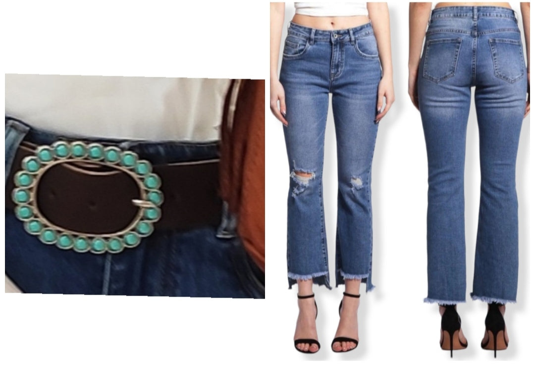 Cinturón de piel con Hebilla OVALADA con incrustaciones turquesas. Pantalón vaquero también disponible en talla S.