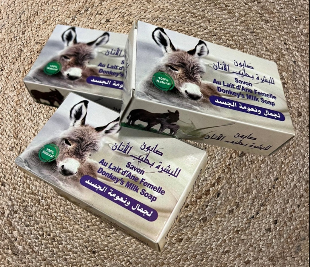 Jabón milenario de Leche de Burra. Con concentraciones muy altas de vitamina E, aminoácidos, vitaminas A, B1, B6, C, D, E y Omega 3. Fundamental en el cuidado de la piel