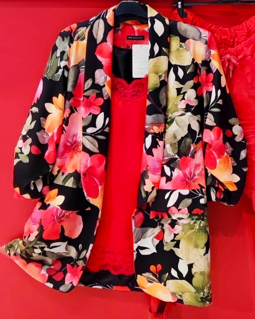 Floral Blazer. Large size. Only 1 unit. Beautiful, very combinable