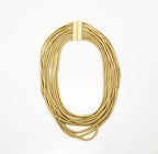 Modelo IMAN. Collar + pulsera de bisutería. Tiene 11 vueltas con cierre de imán.  Bisutería Alta Calidad. Disponible en color oro y plata.