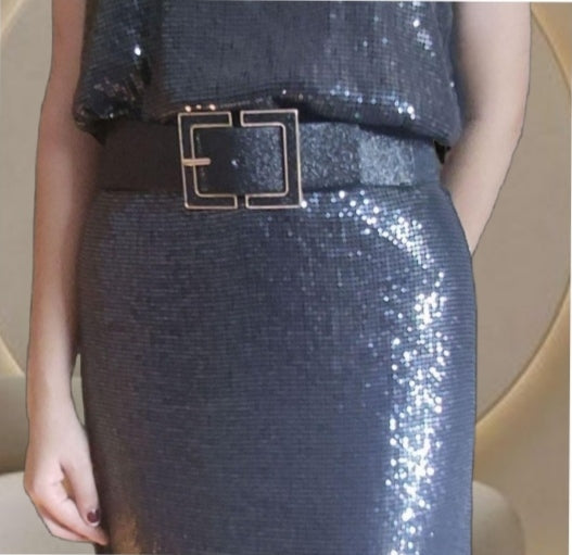 CONJUNTO Modelo AMANDA. FALDA midi + Camiseta a juego. Talla única. Da hasta la talla 40