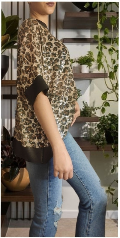 Blusa de Talla Grande mod. KENIA. Blusa de lentejuelas en Talla Grande: da hasta la 48.