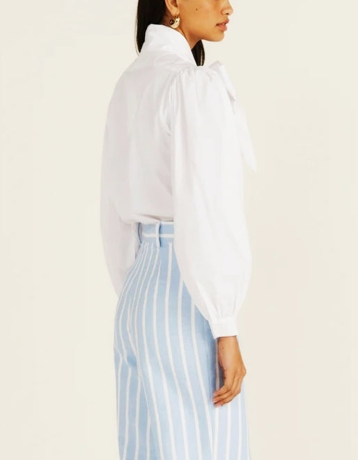 Blusa Blanca Elegante con Moño al Cuello