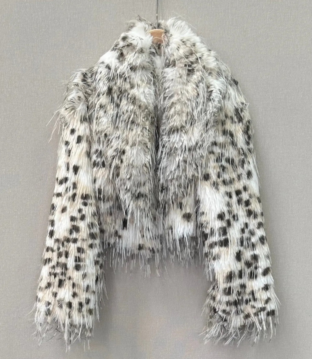 Novedad: ABRIGO corto en Animal Print. Modelo Leopardo de las Nieves - Talla Unica. Calidad PREMIUM