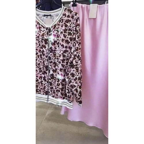 CONJUNTO Talla grande. 4 PRENDAS COORDINADAS: Falda TALLA GRANDE de satén rosa + 2 blusas TALLA GRANDE + 1  Bomber TALLA GRANDE en conjunto. Da desde la talla 42 hasta la Talla 54