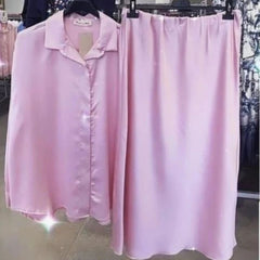 Talla grande. 3 looks en 1 : Falda TALLA GRANDE de satén rosa + 2 blusas TALLA GRANDE + 1  Bomber TALLA GRANDE en conjunto . Da desde la talla 42 hasta la Talla 54