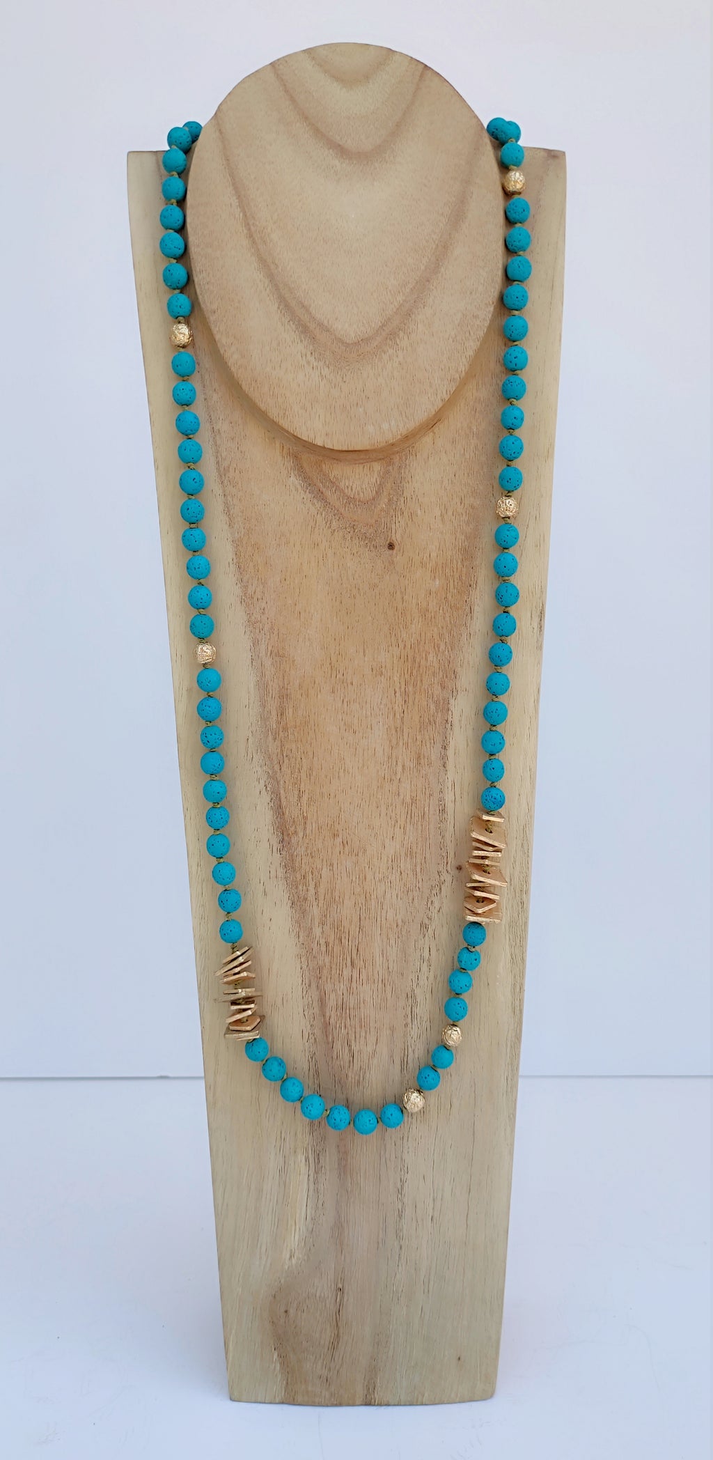 Collar largo color azul turquesa de cuentas de lava (modelo 3)