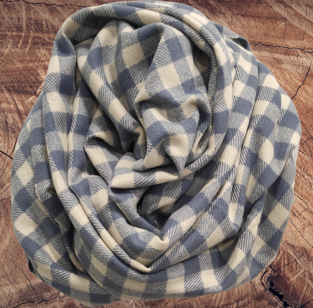 Bufanda oversize cuadros azules y beiges