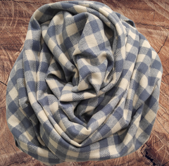 Oversize scarf in blue and beige squares