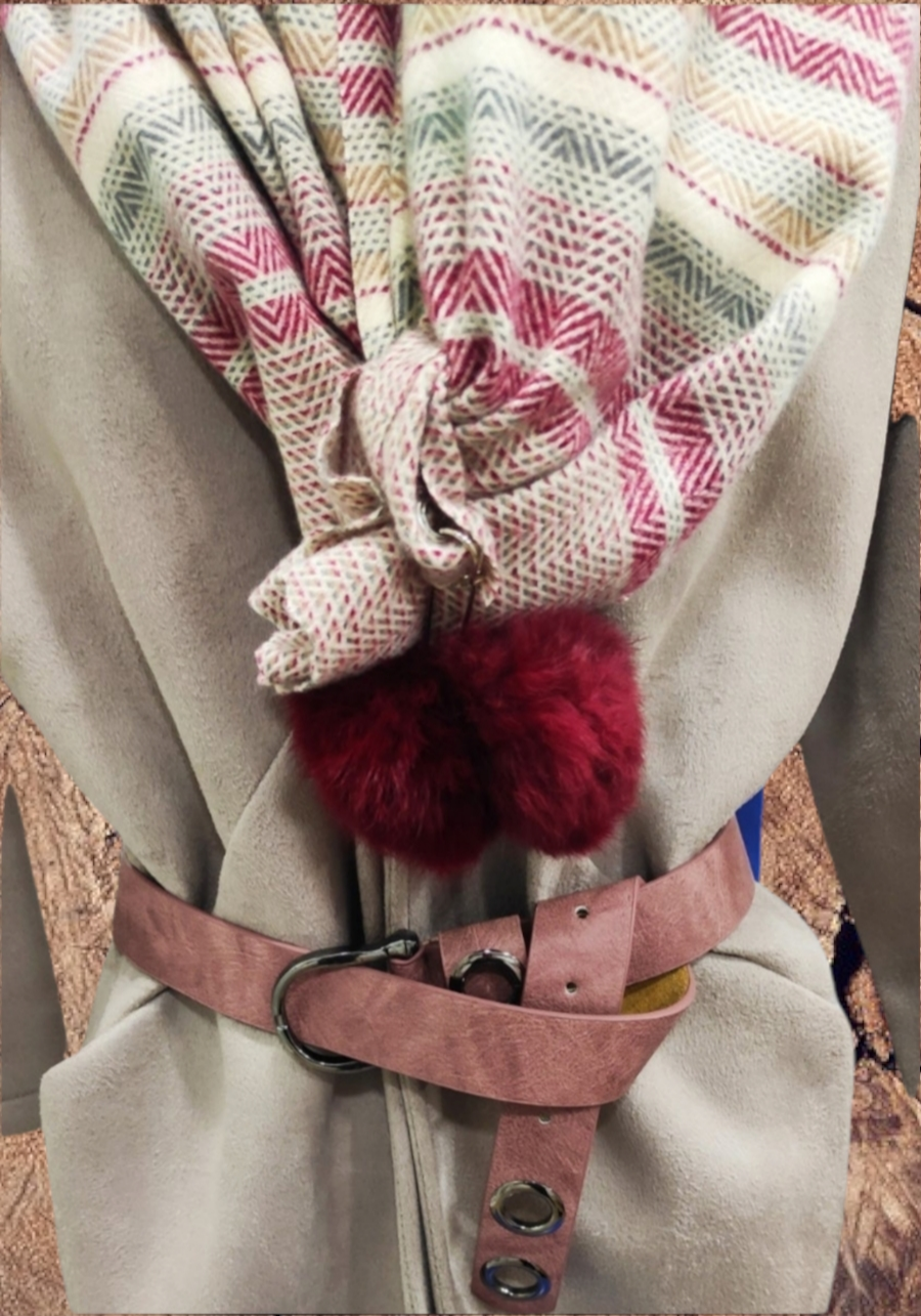 Bufanda oversize en tonos granate, beis y verdes