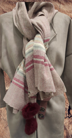 Bufanda oversize en tonos granate, beis y verdes